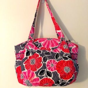 🌴 Excellent condition. Vera Bradley cheery 2014